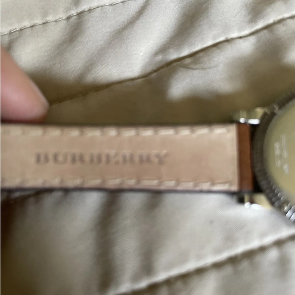 Burberry double strap watch with brown leather - Picture 8 of 8